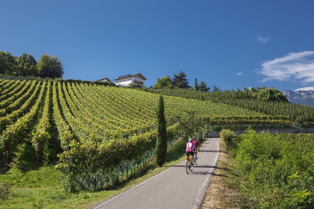 Hotel Sigmundskron Appiano Sulla Strada Del Vino Exterior foto